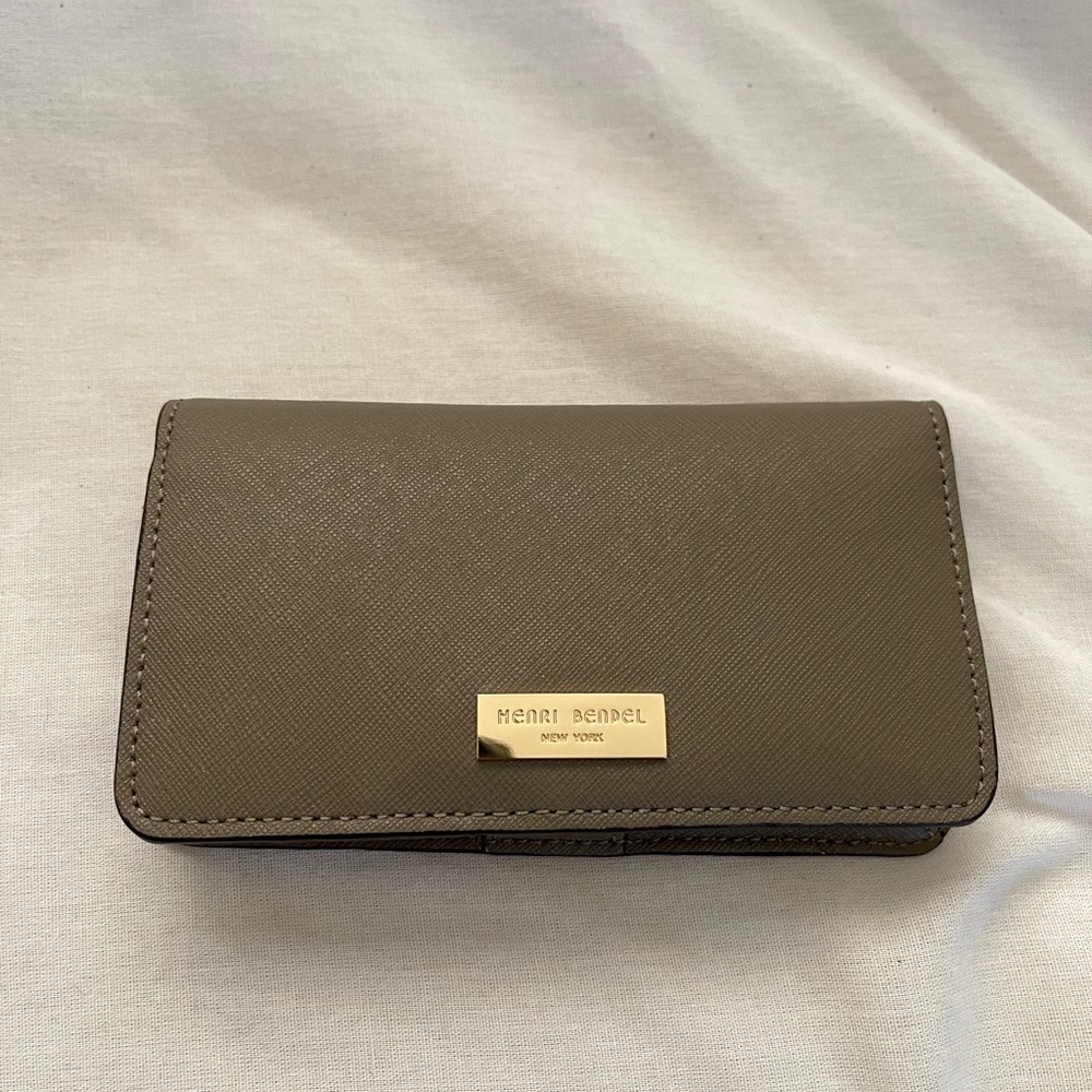 Henri Bendel leather wallet and phone case – BRAND NEW